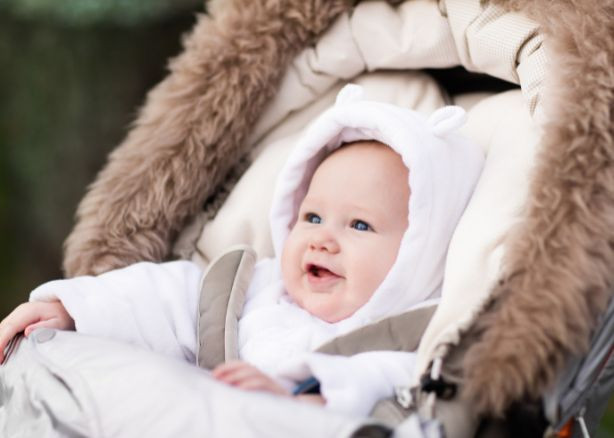 Jak ubierać niemowlę zimą: Porady dla rodziców